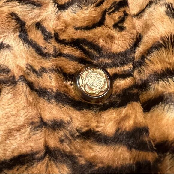 WHAT GOES AROUND COMES AROUND faux fur shrug 🔥 small - Picture 4 of 9